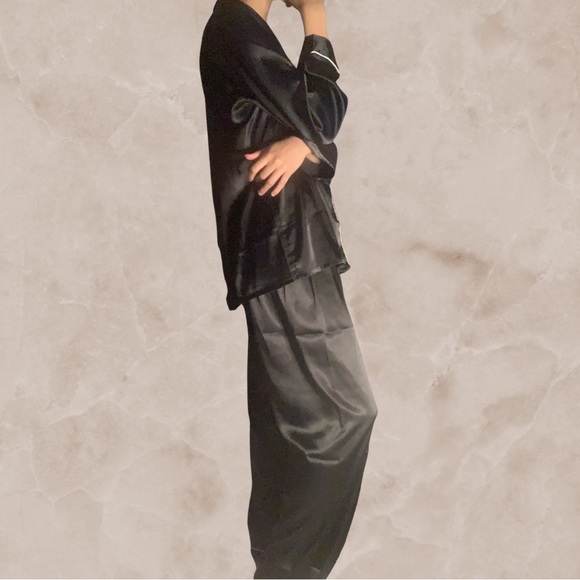 Sorio Pajama Set - Picture 2 of 2